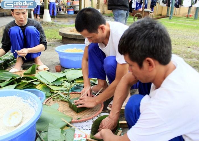 Già có, trẻ có, các học viên đều coi nhau như anh em để cùng vượt qua được nỗi mặc cảm trước khi tái hòa nhập cộng đồng